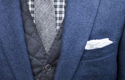 Tendance - La pochette de costume - The Men Times par Faubourg Saint Sulpice - Photo: Alex Crawford