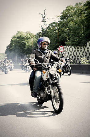 Cafe Racer - Gentlemen Rider - The Men Times par Faubourg Saint Sulpice - Photo: Gotz Goppert