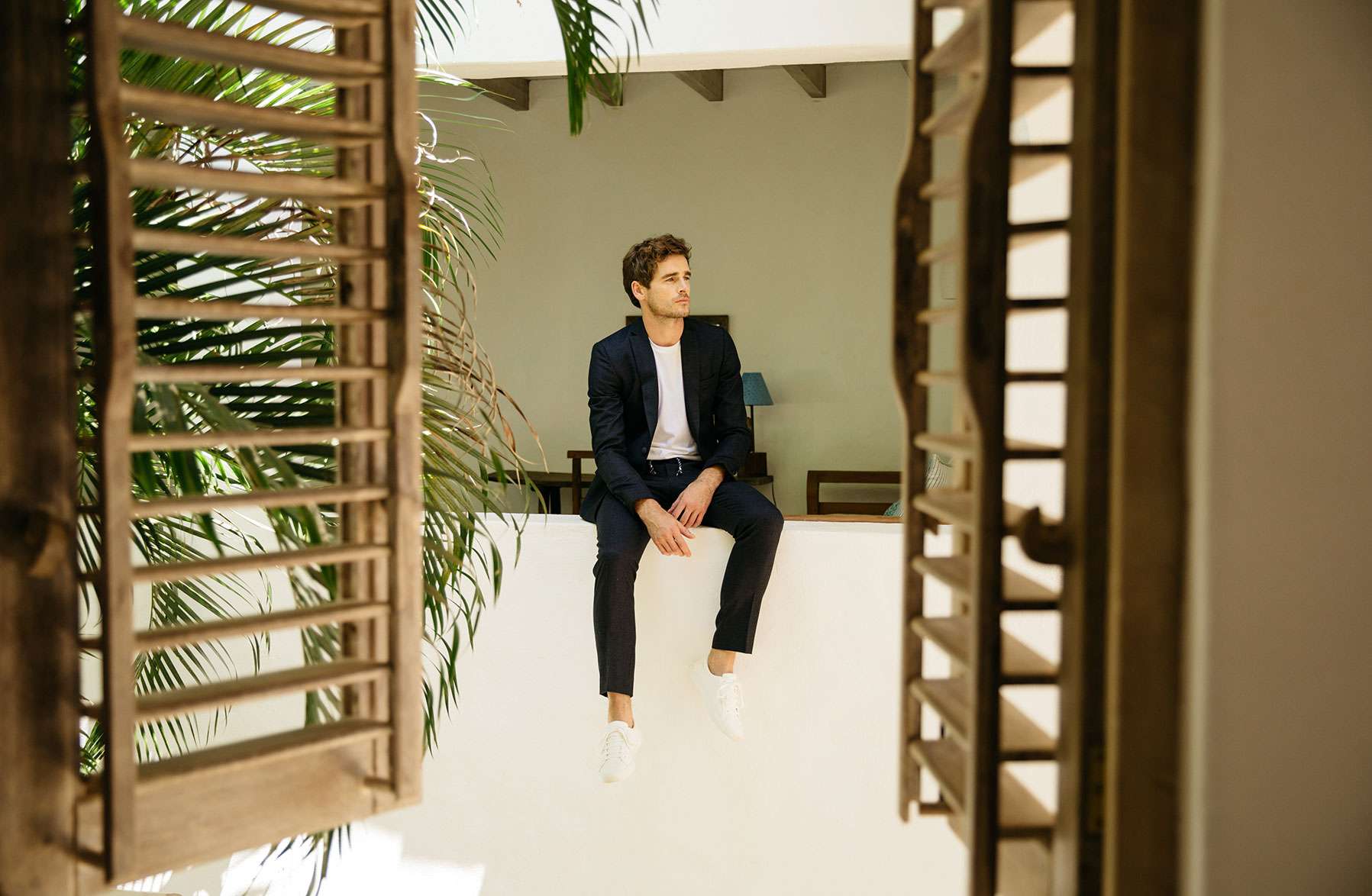 Costume 2 pièces mariage Ninon Faubourg Saint Sulpice étoffe trame bleue nuit sur mesure tailleur paris homme