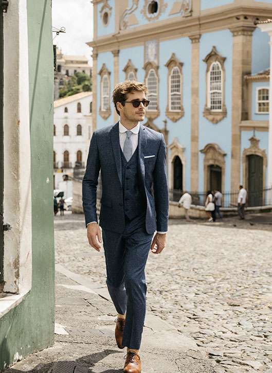 Costume 3 pièces mariage Anouk Faubourg Saint Sulpice étoffe laine mouchetée bleu sur mesure tailleur paris homme