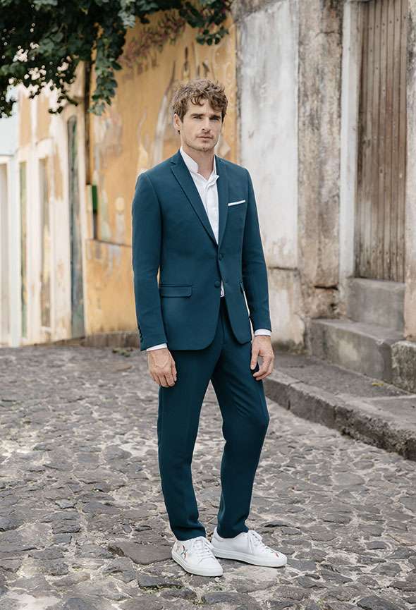 Costume 3 pièces mariage Louise Faubourg Saint Sulpice étoffe crêpe bleu vert sur mesure tailleur paris homme