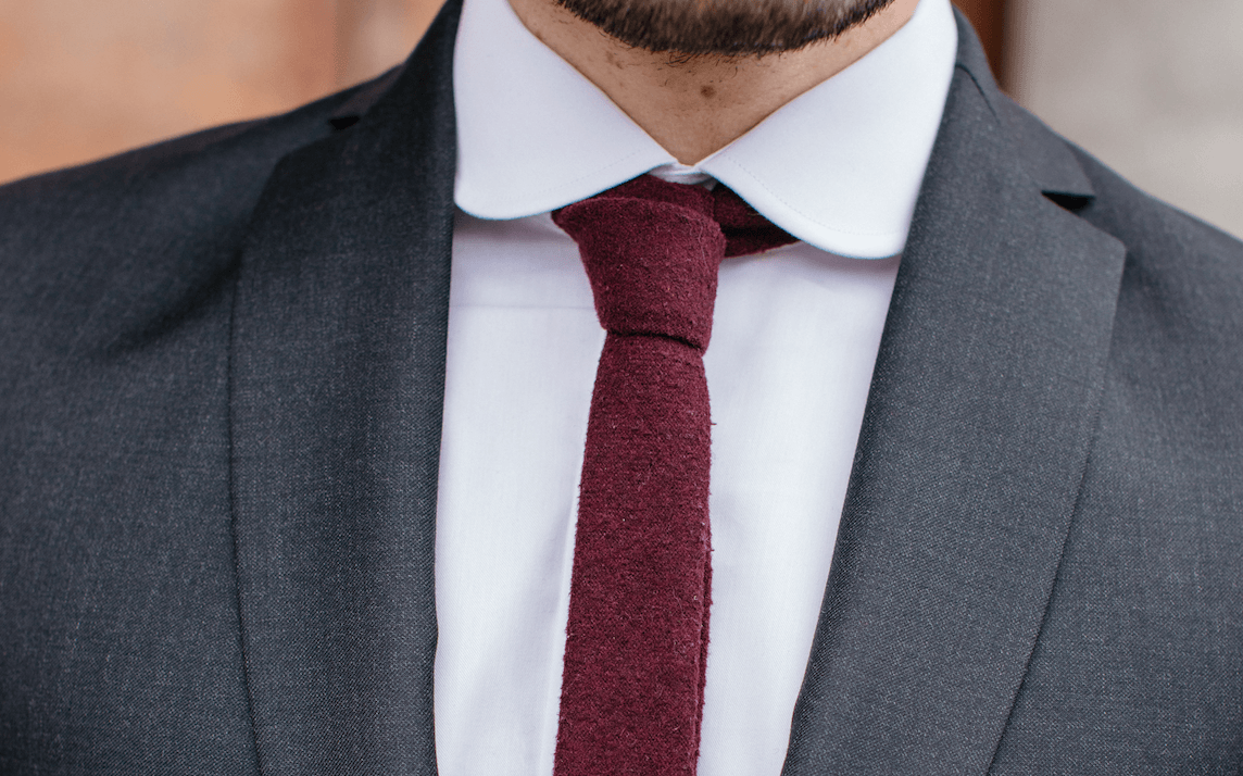 cravatte en flanelle de laine bordeaux